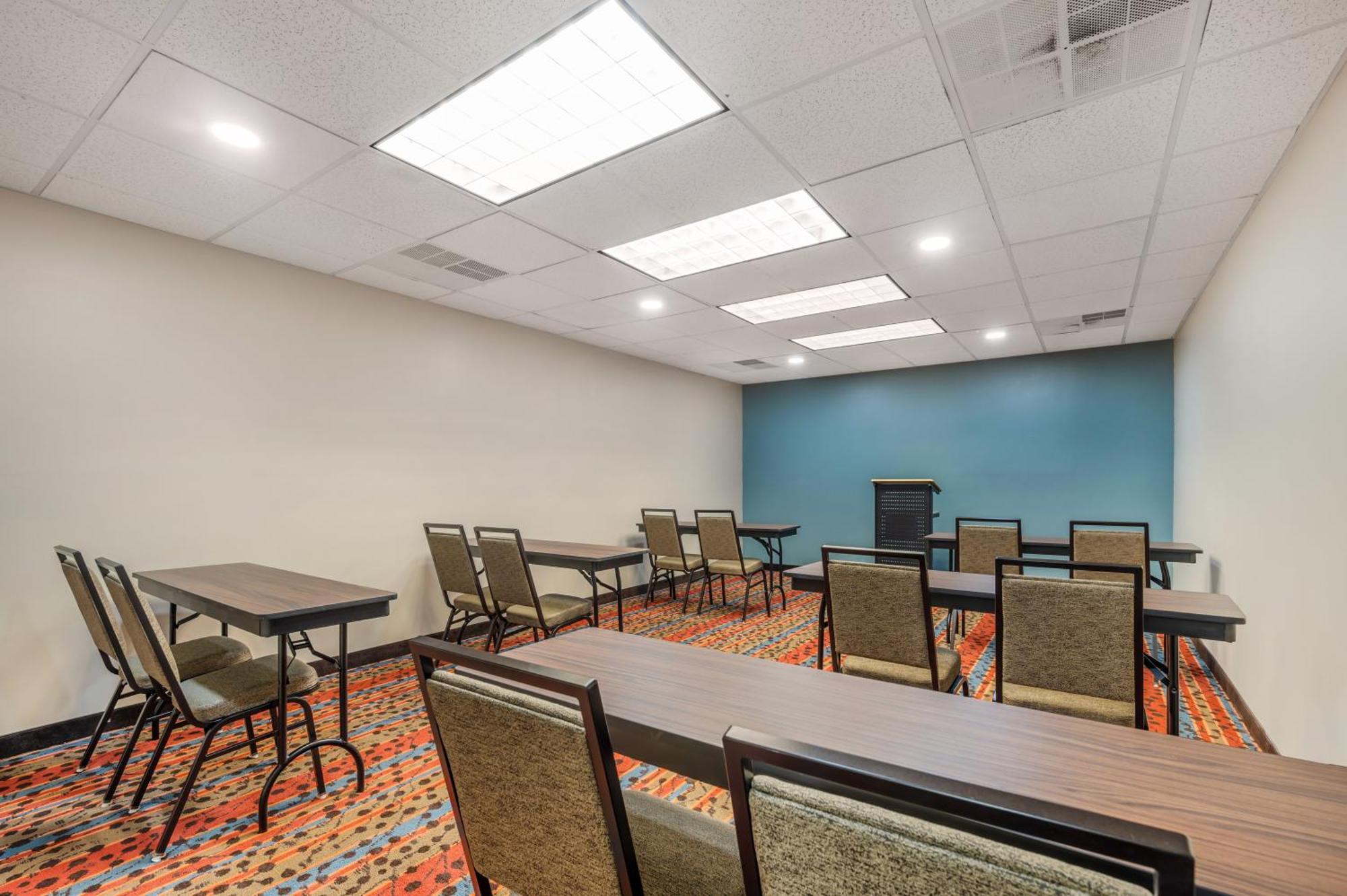 Sleep Inn & Suites Newport News Exterior photo