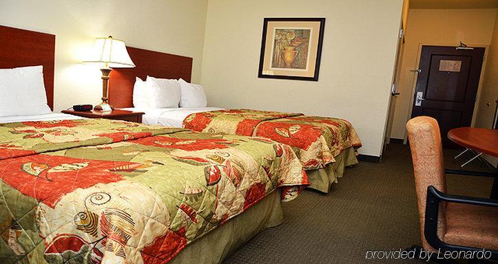 Sleep Inn & Suites Newport News Room photo